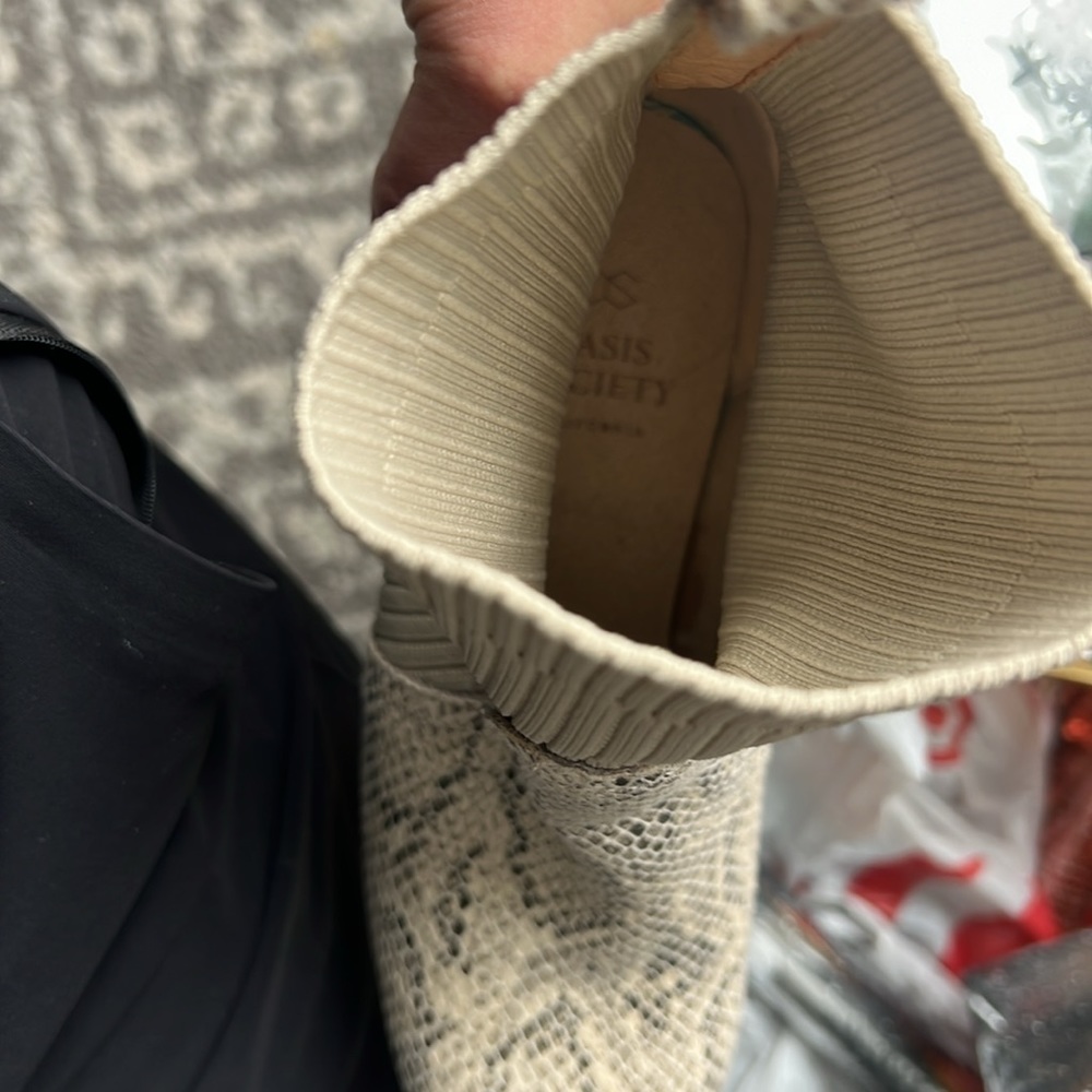 Python Booties Size 6.5 New - image 6